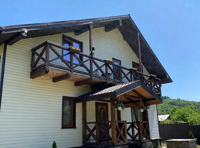山林小屋 Mountain Tukhlya