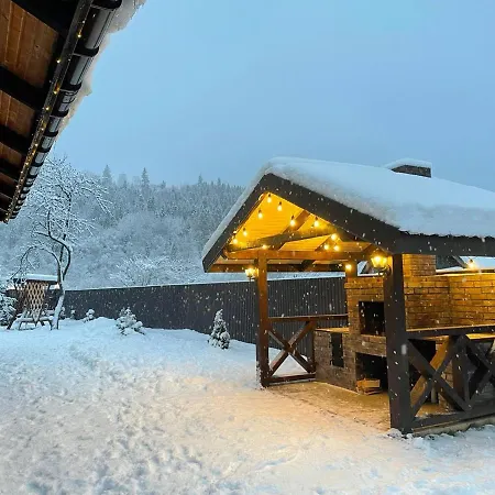 Lodge Mountain Tukhlya