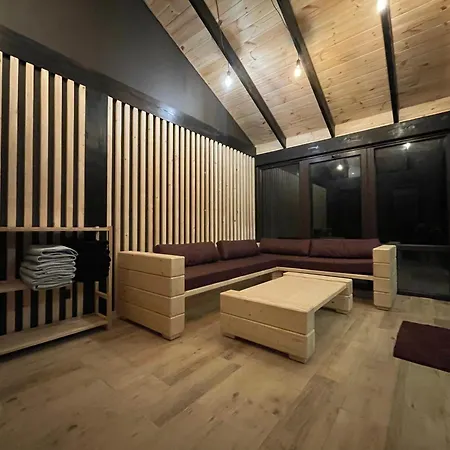 Mountain Lodge *